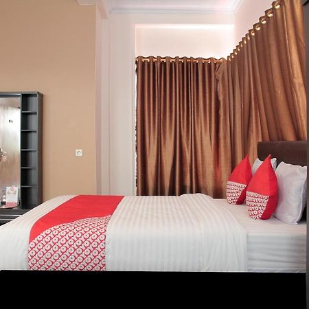 Oyo 222 M@Jayakarta Hotel Exterior photo