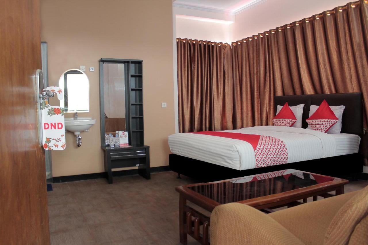 Oyo 222 M@Jayakarta Hotel Exterior photo