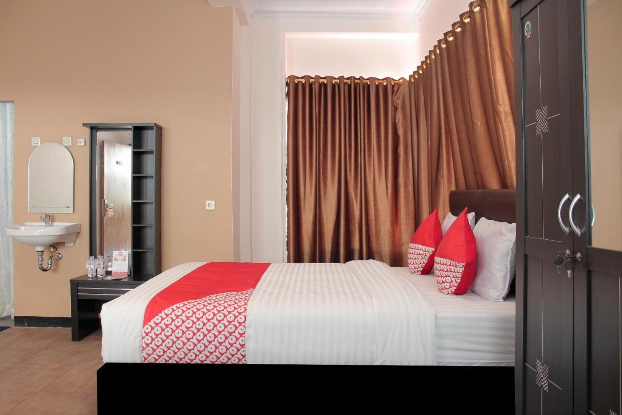 Oyo 222 M@Jayakarta Hotel Exterior photo